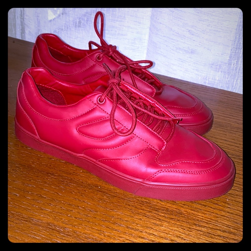 Men’s ZARA Sneakers w/ Dust Cover